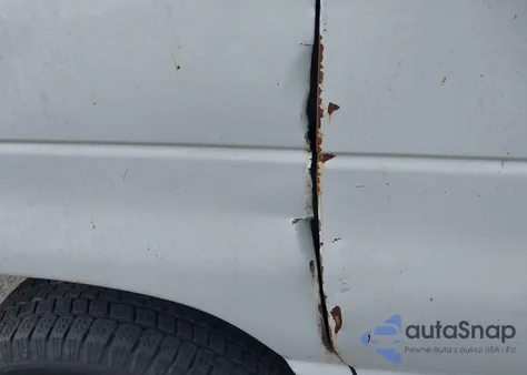 2003 Ford E-250 Commercial z USA, uszkodzony, nr VIN 1FTNE24283HB69400